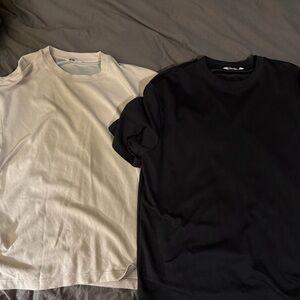 Men's Black and Cream T-Shirts Uniqlo